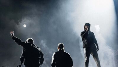 Swedish House Mafia (スウェディッシュ・ハウス・マフィア)、米SF公演にて1,500ワットのレーザーを使用したことが明らかに…数十Km先からも見えるほどの出力