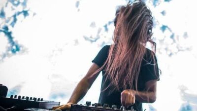 ダブステップDJ/ProducerのBassnectar（ベースネクター）、性的虐待、人身売買、児童ポルノ製造・所持に関して訴訟に対して全面否定、陪審裁判を要求