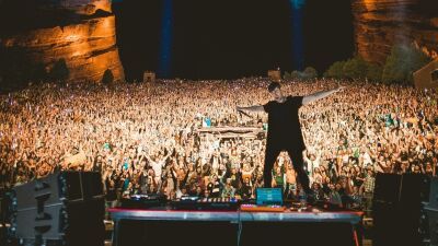 DJ/プロデューサー3LAU (ブラウ) がトランプ大統領就任式でDJパフォーマンスを披露、deadmau5 (デッドマウス) は "重罪人をサポートする小便野郎" と大批判