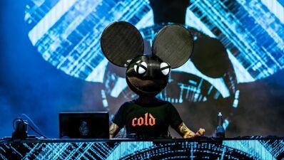 deadmau5 (デッドマウス)、メジャーなフェスでの事前録音セット使用について「知ったことか。誰が気にするんだ、とにかく楽しくやろうぜ」「俺はDJじゃねえ」