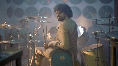 Justice（ジャスティス）のGaspard Augé（ギャスパール・オジェ）、ソロ・アルバム『Escapades』に先駆けて第1弾シングルをリリース！シンバル工場で撮影したMVも公開
