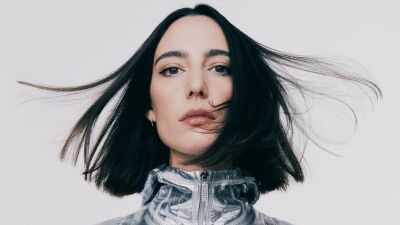 Amelie Lens (アメリー・レンズ) 、David Guetta (デヴィッド・ゲッタ) らと共に開発した新ビジュアルコンセプト『Aura』を発表、2025年6月のチリ公演でデビュー！