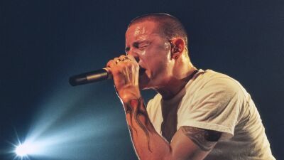 Linkin Park (リンキン・パーク) 、2017年に死去したChester Bennington (チェスター・ベニントン) をフィーチャーした未発表曲をSNSにて公開