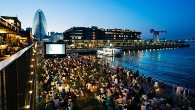 「SEASIDE CINEMA 2026」夜景と都市景観を背景に映画鑑賞、日本最大級の野外シネマフェスが横浜・みなとみらいにて2026年5月2日 (土) ～6日 (水・祝) 開催