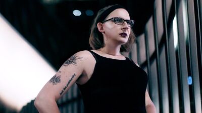 【LGBTQ＋】トランスジェンダー女性のアーティスト、Simona Castricum（シモーナ・カストリカム）がメルボルンのナイトクラブの女性トイレから警備員に追い出された事件について抗議