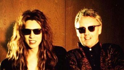 QUEENのロジャー・テイラーが自身のインスタグラムにYOSHIKIとの２ショットをアップ、YOSHIKIも25年前の２ショットを投稿（YOSHIKI、25年前経っても外見はほぼ変わらず）