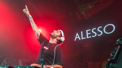 Alesso がノスタルジックなプログレッシヴ・ハウス・セットを Creamfields で披露！