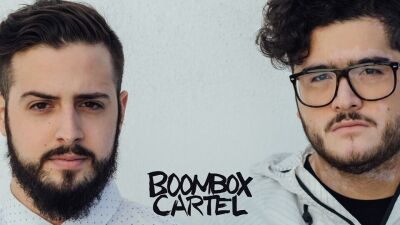 BOOMBOX CARTEL が ５月５日のメキシコのお祭りのためにマリアッチのバンドをステージに登場させる