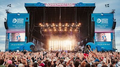 イギリス・イングランドにて今月開催されたフェス『Boardmasters』関連の新型コロナ新規感染者数が約5,000件報告される