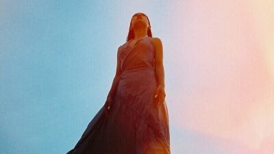 Awich（エイウィッチ）、沖縄の本土復帰50周年の記念日である5月15日に愛娘とのコラボ曲 "TSUBASA feat. Yomi Jah" をリリース！