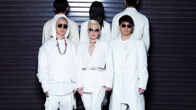 m-flo(loves) Who?が再始動！後ろ姿が公開された謎の新ボーカルはいったい誰なのか!?新曲が3月6日にいよいよ配信！
