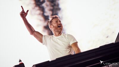 デヴィッド・ゲッタが自身のスタジオを公開！GENELECのモニター・サブウーハーを使用し、曲作りのプロセスを説明
