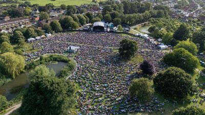 英開催のビッグフェス「Glastonbury Festival (グラストンベリー・フェスティバル)」2024年度開催では計730万ドル (約11億5,127万円) の利益