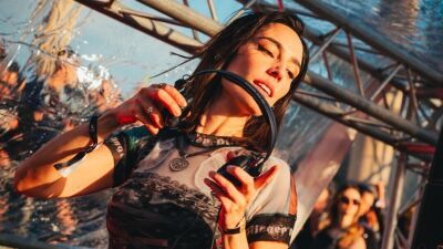 Amelie Lens (アメリ―・レンズ) 、ベルギー・アントワープの「王立美術館」前でオープンエアセットを2026年9月5日 (土) 開催