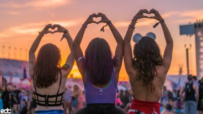 EDC Las Vegas開催間近の主催企業Insomniac社が、フェスに欠かせないワード『PLUR』の商標登録を申請