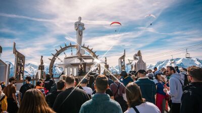 ベルギーのビッグ・フェスTomorrowlandの冬フェス『Tomorrowland Winter 2025』来年3月15日～22日にフランスのリゾート地アルプ・デュエズにて開催決定