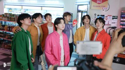 兵役から復帰し2026年春以降にアルバムをリリース予定のBTS、2020年8月に公開した世界的大ヒットトラック "Dynamite" がグループ初のYouTube再生回数20億回突破