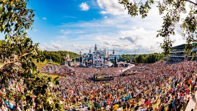 来月ベルギーで開催されるビッグフェス「Tomorrowland 2024」が今年のテーマ『LIFE』の限定コンピレーション・レコードとアパレル・コレクションを公開！