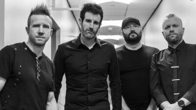 Pendulum (ペンデュラム) 、ヒップホップ・デュオJoey Valence＆Braeとタッグを組んだパンク風ドラムンベース・トラック "Napalm" をリリース