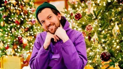 48時間限定！ Dillon Francis 自身の写真と「 FU*K 2018」とプリントされたTシャツを発売！