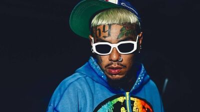 ラッパーのTekashi 6ix9ine (テカシ・シックスナイン) 、保護観察違反で連邦刑務所に45日間の収監を言い渡される