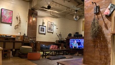 【GENELECが聴けるMusic Bar】ビンテージスピーカーの音が沁み入る心地良いチル空間「Space Orbit」