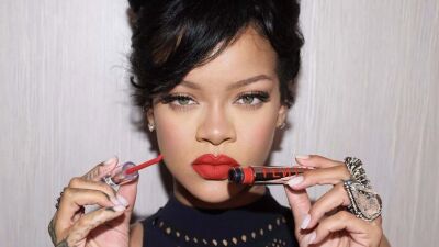 第3子となる女児出産直後のRihanna (リアーナ) 、Spotifyにて『史上最もストリーミングされた黒人女性アーティスト』として記録更新の快挙達成