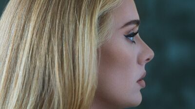 Adele（アデル）、約6年ぶりの新曲「Easy On Me」をリリース！11月19日にリリースが決定した待望のニューアルバム『30』のテーマは「離婚」……!?