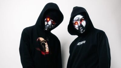 OutKast (アウトキャスト) 、覆面の下が自分たちだと思われるのが嫌だった…!? エイリアンの覆面のベースミュージック・デュオATLiens (エーティーエリアンズ) に商標侵害訴訟