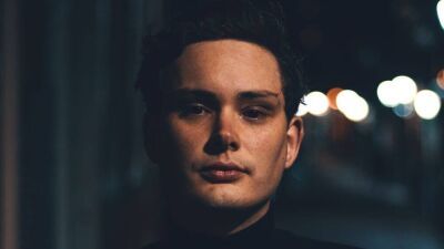 別々の道を歩むことになったMagnificence（マグニフィセンス）のメンバーMauriceが「Oësha（オイーシャ）」としてデビュー、Anjunabeatsから初リリース！
