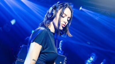 【動画アリ】Sara Landry (サラ・ランドリー) 、アメリカ・マイアミの人気べニュー「Club Space」で披露した8時間セットをYouTubeで公開