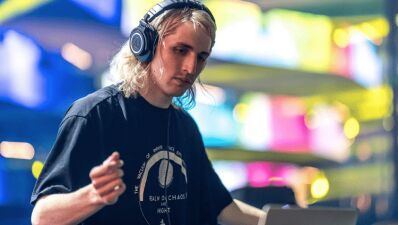 ULTRA KOREA に代打で出演したポーター・ロビンソンがマーティン・ギャリックスに敬意を表したセットを披露！