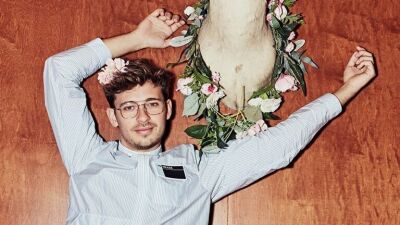Flume（フルーム）が Instagram にアップしたカップルの定番「フォロー・ミー」写真がキモカワいい