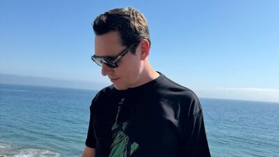Tiësto (ティエスト) 、米・ラスベガスにて2025年5月に開催される『EDC Las Vegas 2025』にてスペシャルセット "In Search of Sunrise" の披露が決定！