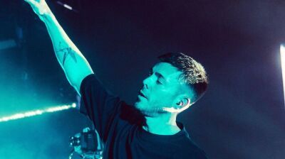 ZEDD (ゼッド) の超ヒット曲 "Clarity" を、Darren Styles (ダレン・スタイルズ) × Toneshifterz (トーンシフターズ) が初のハードダンス・スタイルにカバー