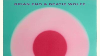 Brian Eno (ブライアン・イーノ) とBeatie Wolfe (ビーティー・ウルフ) のアンビエント・ニューアルバム『Liminal』がノーベル賞物理学者の協力を得て深宇宙の果てへと送信