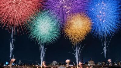 1時間に約13,000発を打ち上げる超高密度花火！東京の大規模花火大会の先陣を切る「第47回足立の花火」が2025年5月31日 (土) 開催