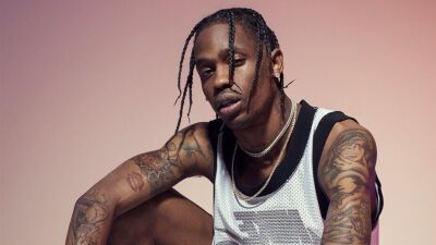 Travis Scott（トラヴィス・スコット）、2022年3月27日のアカデミー賞前に開催されたセレブのプライベートな祝賀会にてアストロワールド以来のパフォーマンスを披露