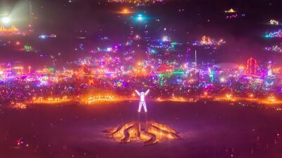 米ネバダ州ブラックロック砂漠開催フェス「Burning Man (バーニング・マン) 」へ向かっていた男性、貨物バンに大量の違法薬物が見つかり逮捕