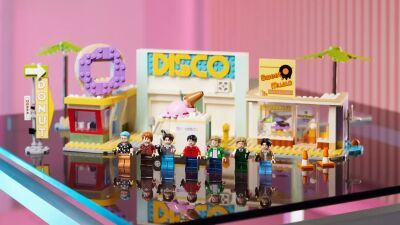 BTSの世界的大ヒットシングル「Dynamite」のMVを再現した大人向けレゴ®セット『レゴ®アイデア BTS Dynamite』2023年3月1日 (水) より販売開始