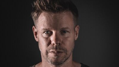 Ferry Corsten（フェリー・コーステン）x Dustin Husain（ダスティン・フセイン）、プログレッシブ・グルーブ満載のピアノハウスとなる最新トラック "Timeout" をリリース！