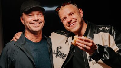 イギリスを代表するハウスDJ/プロデュサーPete Tong (ピート・トン) のリミックスコンテスト勝者FR3ADY (フレディー) が、イギリスO2アリーナにてパフォーマンスを披露