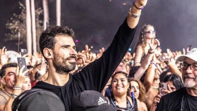 神曲 "Titanium" から15年、Afrojack (アフロジャック) が「ULTRA 2026」にてDavid Guetta (デイヴィッド・ゲッタ) とSia (シーア) との最新曲をプレミ