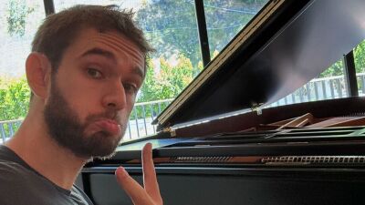 大人気DJ/プロデューサーのZEDD (ゼッド) 、25人限定レイヴへのチケットを賭けた宝探しゲームを砂糖不使用チューインガム「5 Gum」とコラボ開催