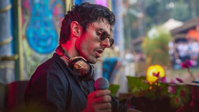 KSHMR（カシミア）デビュー・アルバム『Harmonica Andromeda』リリース間近！アルバムグッズ販売がスタート、アメリカではリリースイベントも開催