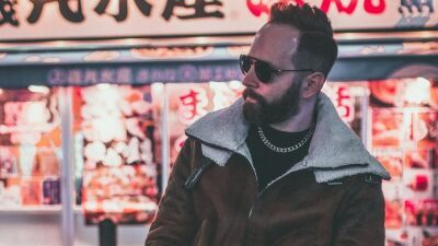 日本を拠点とするアメリカ人アーティストVIVID（ビビット）、Morgan Pageとのコラボトラック「Fade Away」のStadiumx（スタジアムエックス）リミックスがリリース！