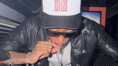Wiz Khalifa (ウィズ・カリファ) 、2024年に出演したルーマニアのフェスのステージ上で大麻を吸引し逮捕・起訴、懲役9カ月の判決に