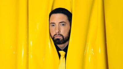 Eminem (エミネム) がビッグ・ショーン、ベイビートロンとのシングル「Tobey」を7月2日リリース、犯罪ドキュメンタリー風のパロディー仕立てな新アルバムのティーザー動画も公開
