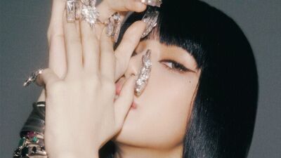 BLACKPINK（ブラックピンク）メンバーのLISA（リサ）、アルバムリリースを記念したライブ配信「LALISA COUNTDOWN LIVE」開催決定!!