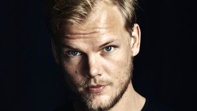 故 Avicii (アヴィーチー) の2010年のヒット曲「Seek Bromance」がBeatportチャートに返り咲く